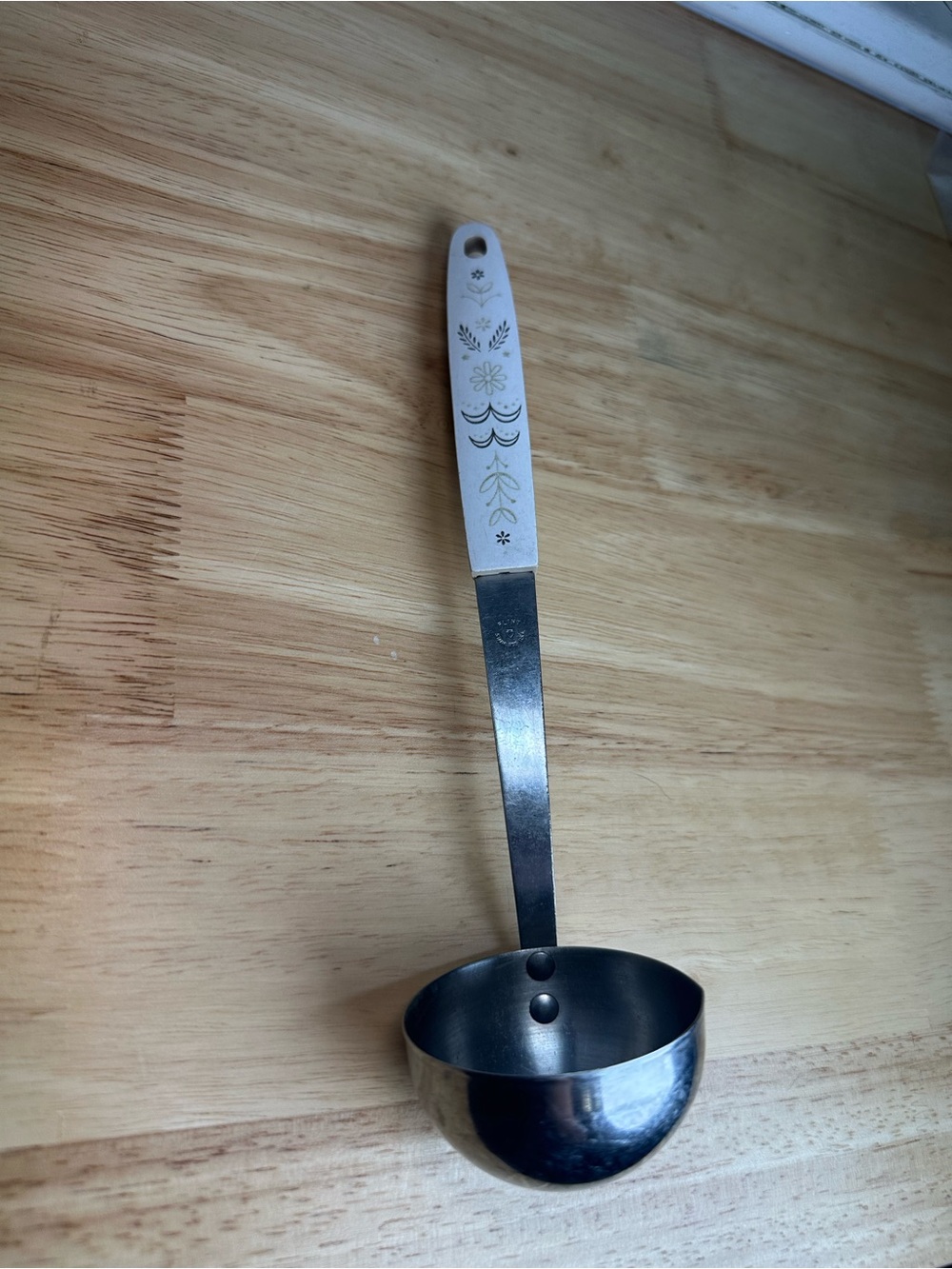 Vintage flint arrowhead White-Handled Stainless Steel Soup Ladle Floral 9.5”